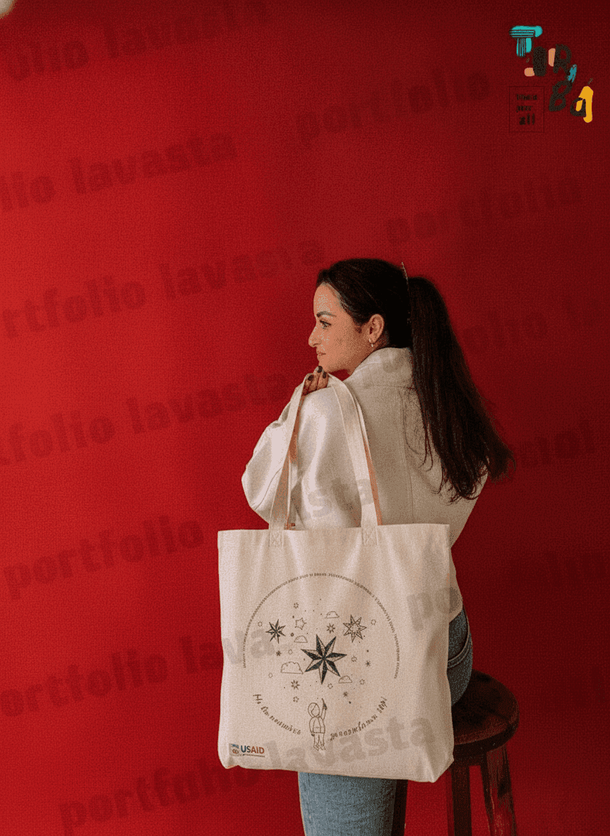 Medium-weight beach tote