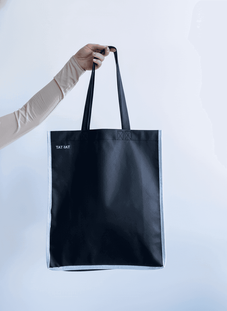 Шопер зі спанбонду з подвійними чорними ручками для покупок