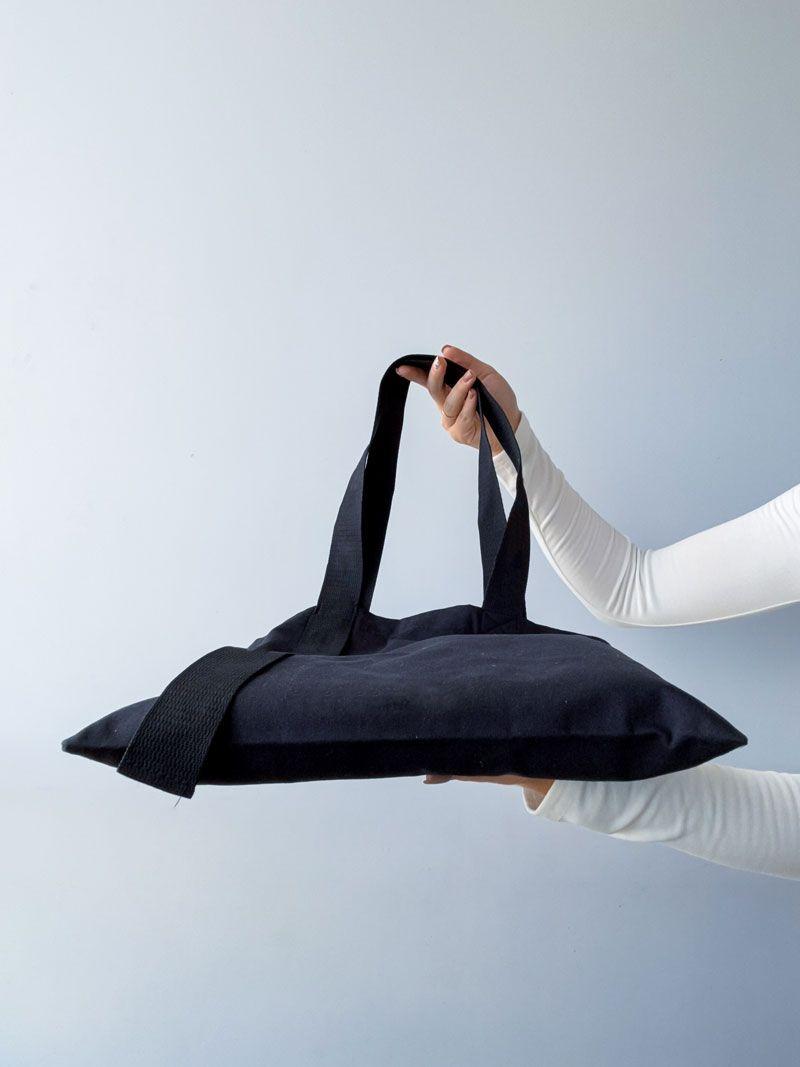 Плоский шопер из плотной хлопковой саржи с черными лентовыми ручками — элегантная универсальная сумка для покупок и повседневного использования без печати размер: 35см х 41см