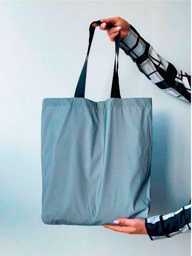 Сумка шопер из рефлективной светоотталкивающей плащевки с дном без печати Размер: 45см х 40см х 11,5см