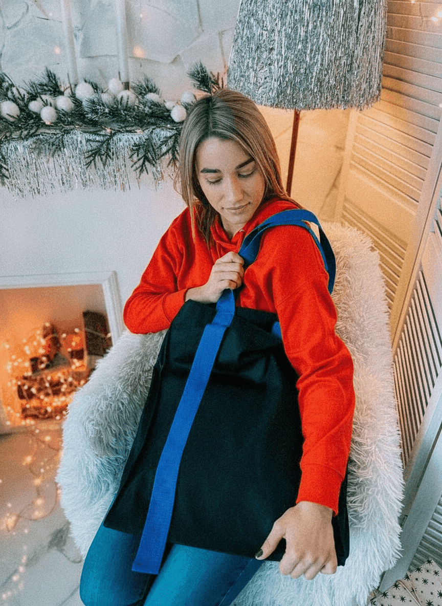Oversized tote with long blue handle