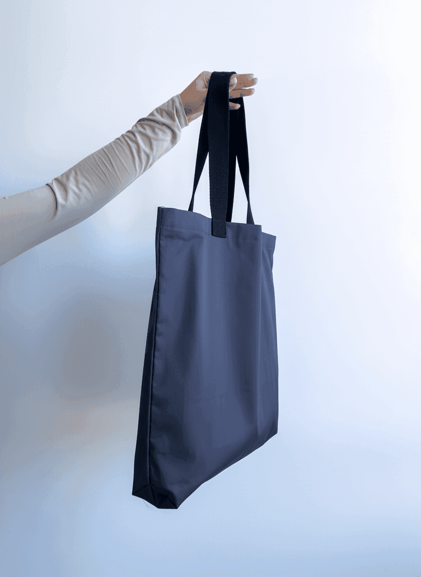 Шопер из хлопковой саржи с черными ручками на плечо