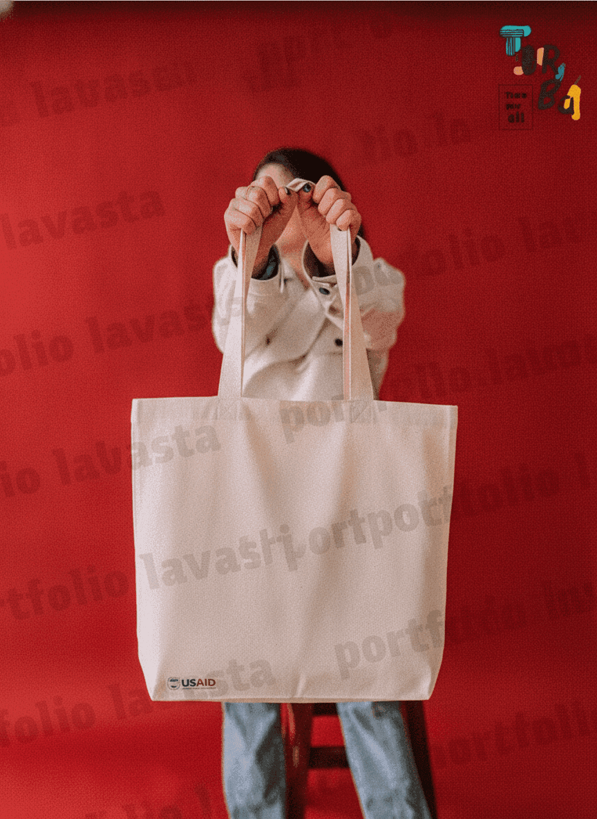 Medium-weight beach tote