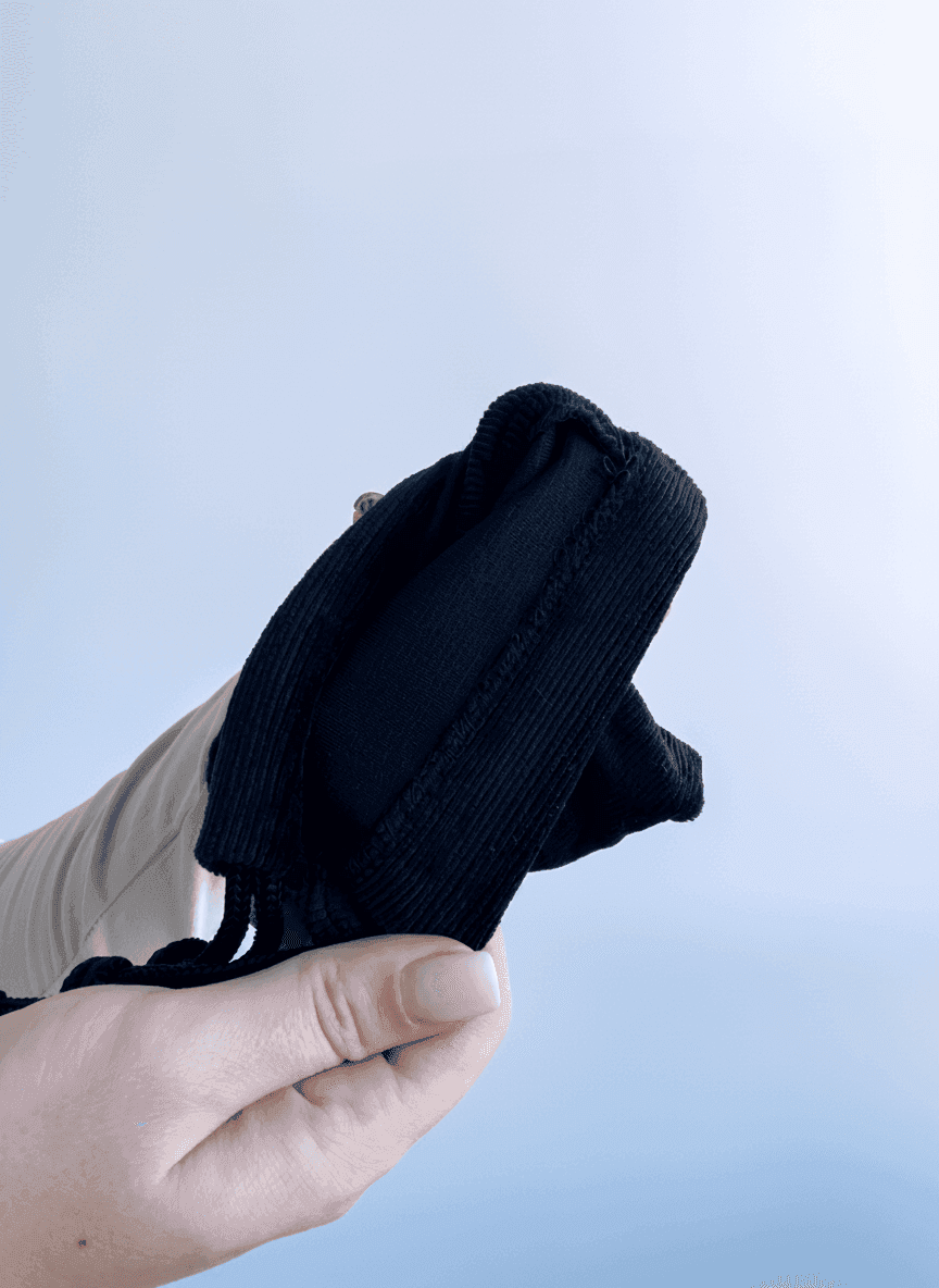 Элегантный велюровый мешочек на шнурках для подарков