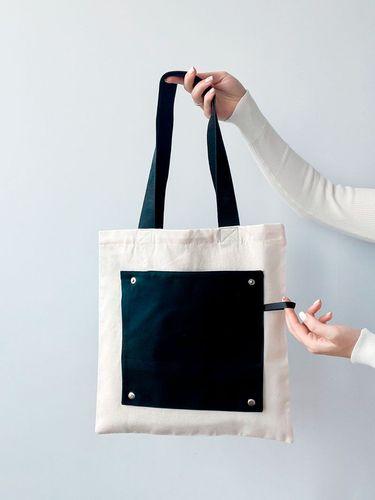 Сумка-трансформер светло - бежевого цвета с черными ручками. Стильный и удобный выбор без печати Размер: 35cм х 38см