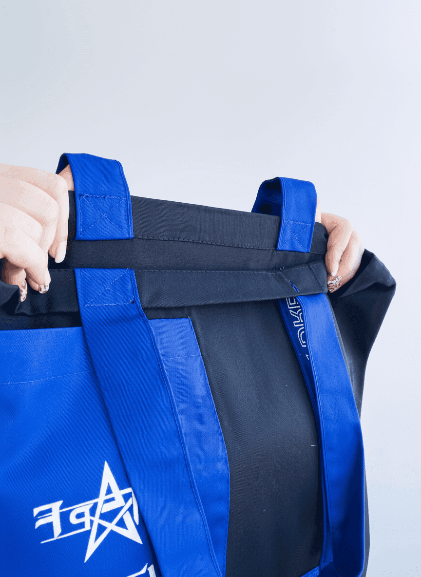 Durable twill shopper with blue handles