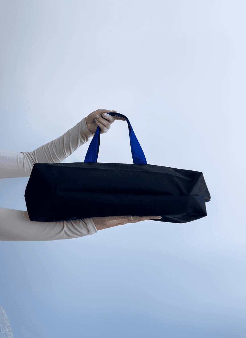 Durable twill shopper with blue handles
