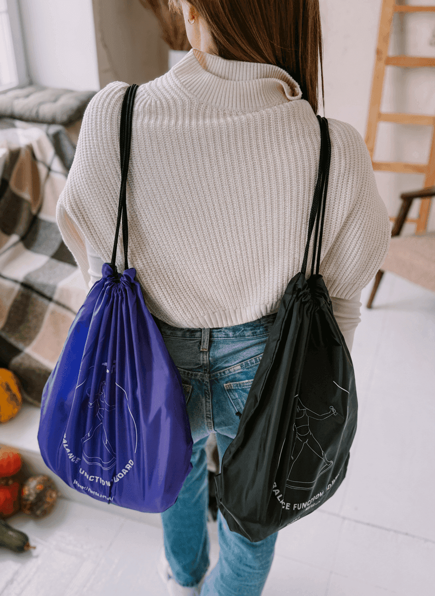 Плоский рюкзачок-мешок из плащевки с черным ПЭ-шнуром — водоотталкивающий промо-рюкзак для мероприятий и повседневного использования без печати размер: 45см х 45см