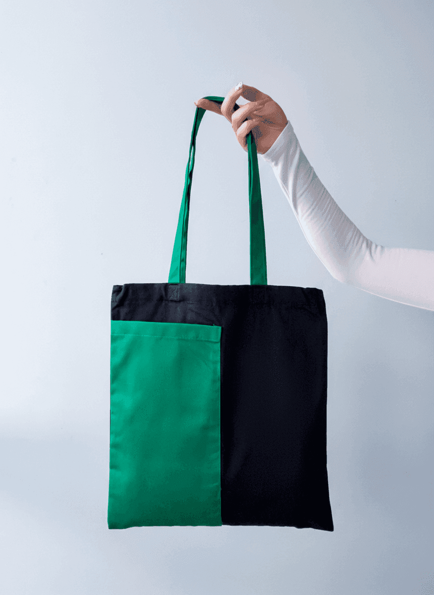 Шопер из саржи плотного хлопка плоский книжный с классически пришитыми зелеными ручками из саржи — стильный эко-тоут для покупок и ежедневного использования без печати размер: 35см х 38см