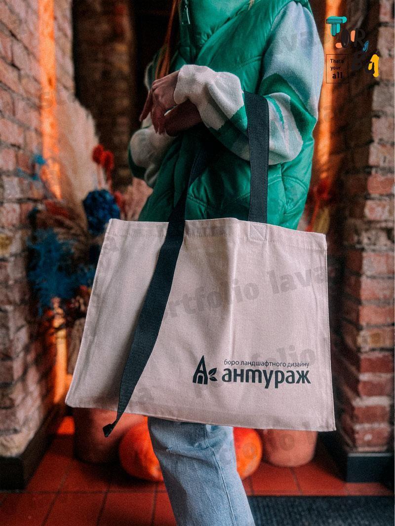 Горизонтальная плотная котоновая сумка с удлиненной ручкой без печати Размер: 45cм х 35см х 5см