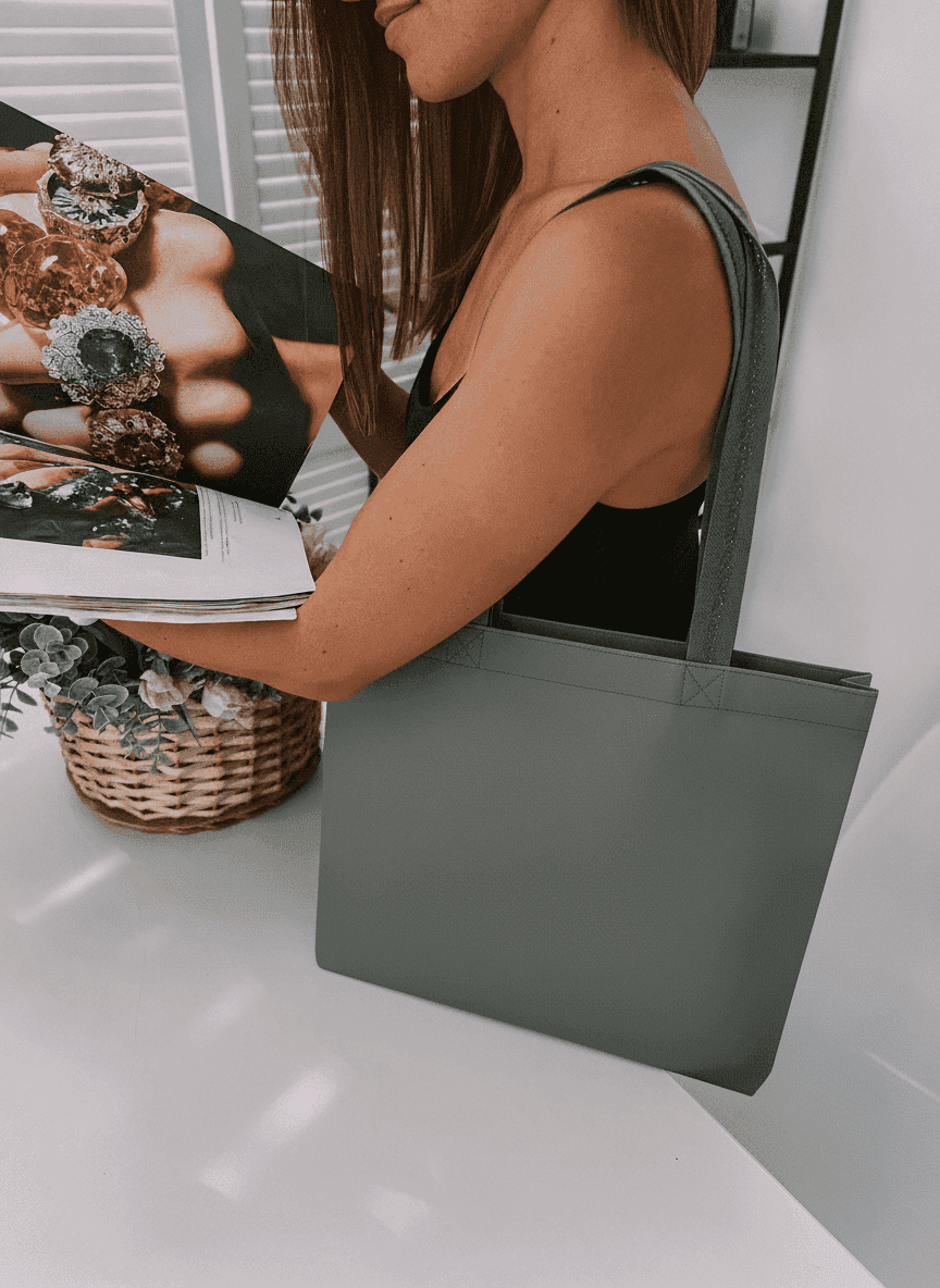 Spunbond Nonwoven Tote with Patterned Handles