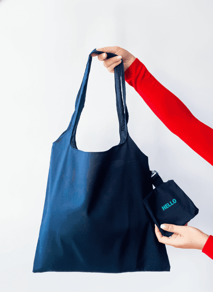 Tote bag with built-in handles and carabiner pocket