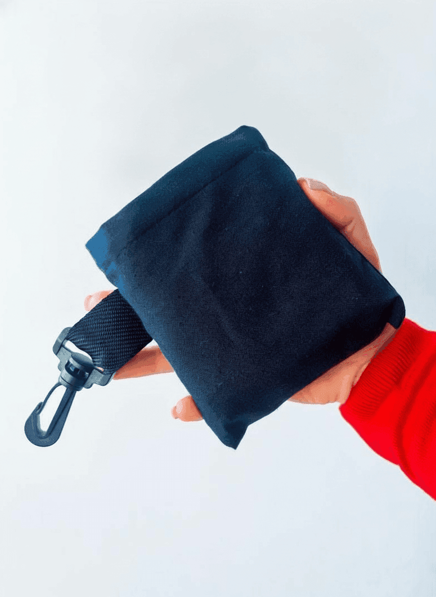 Tote bag with built-in handles and carabiner pocket