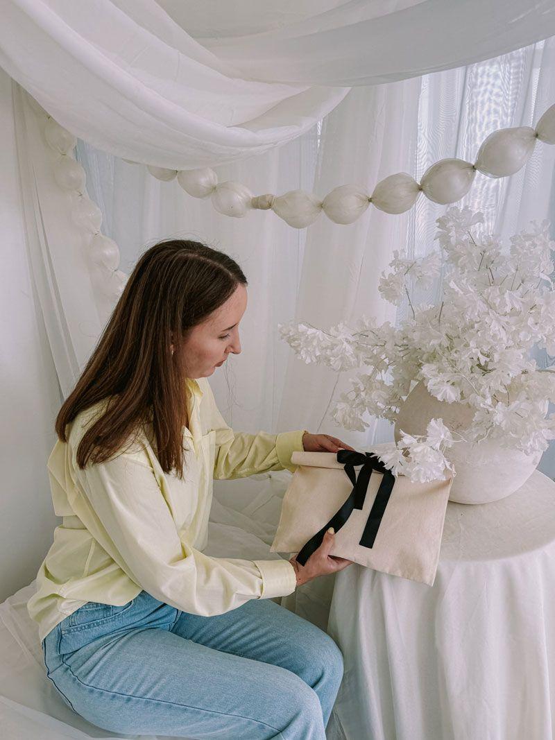 Подарочный мешочек из саржи с бантом — экоупаковка для косметики, аксессуаров и подарков без печати размер: 20см х 30см