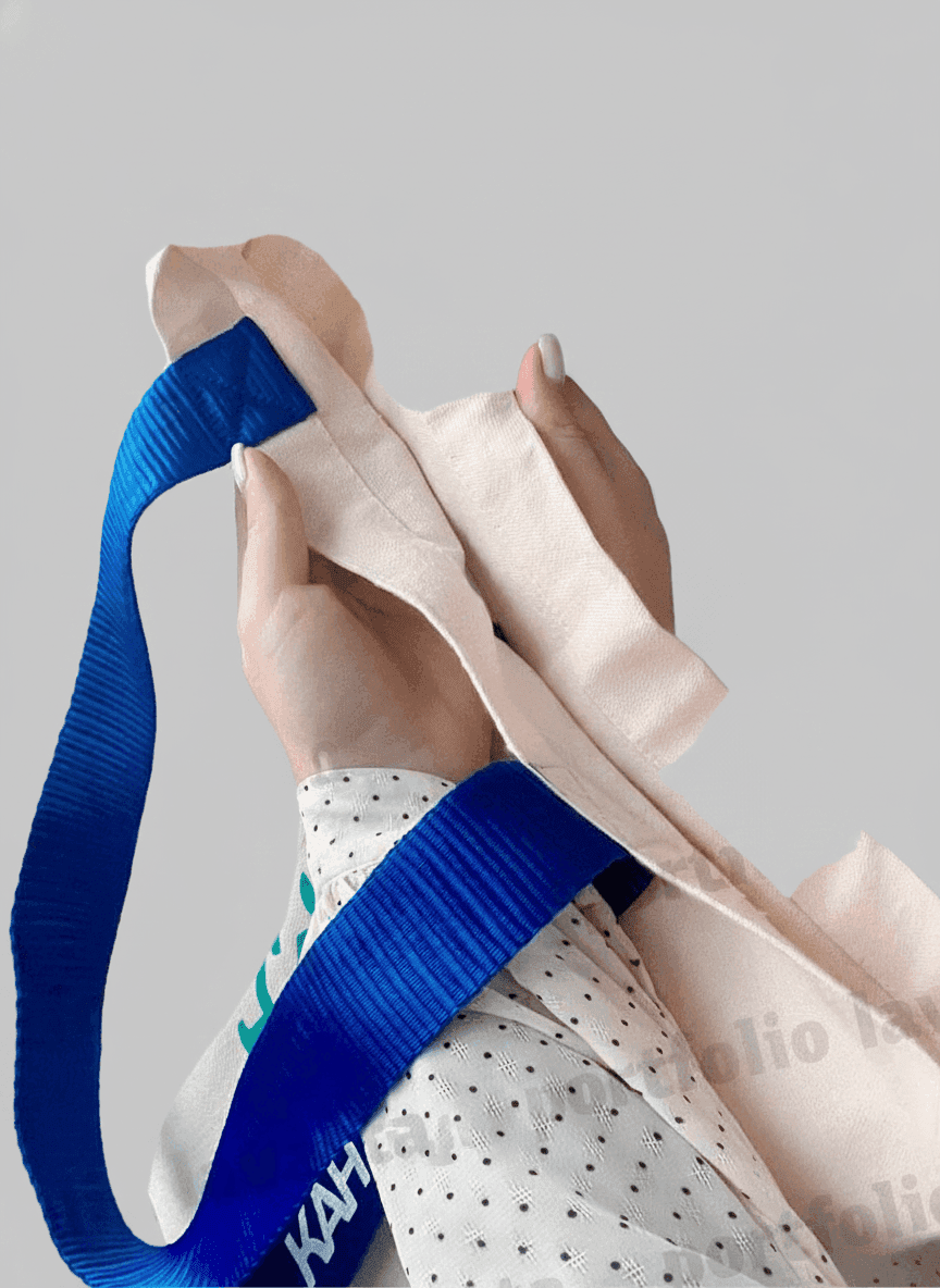 Cotton tote bag with multicolored handles