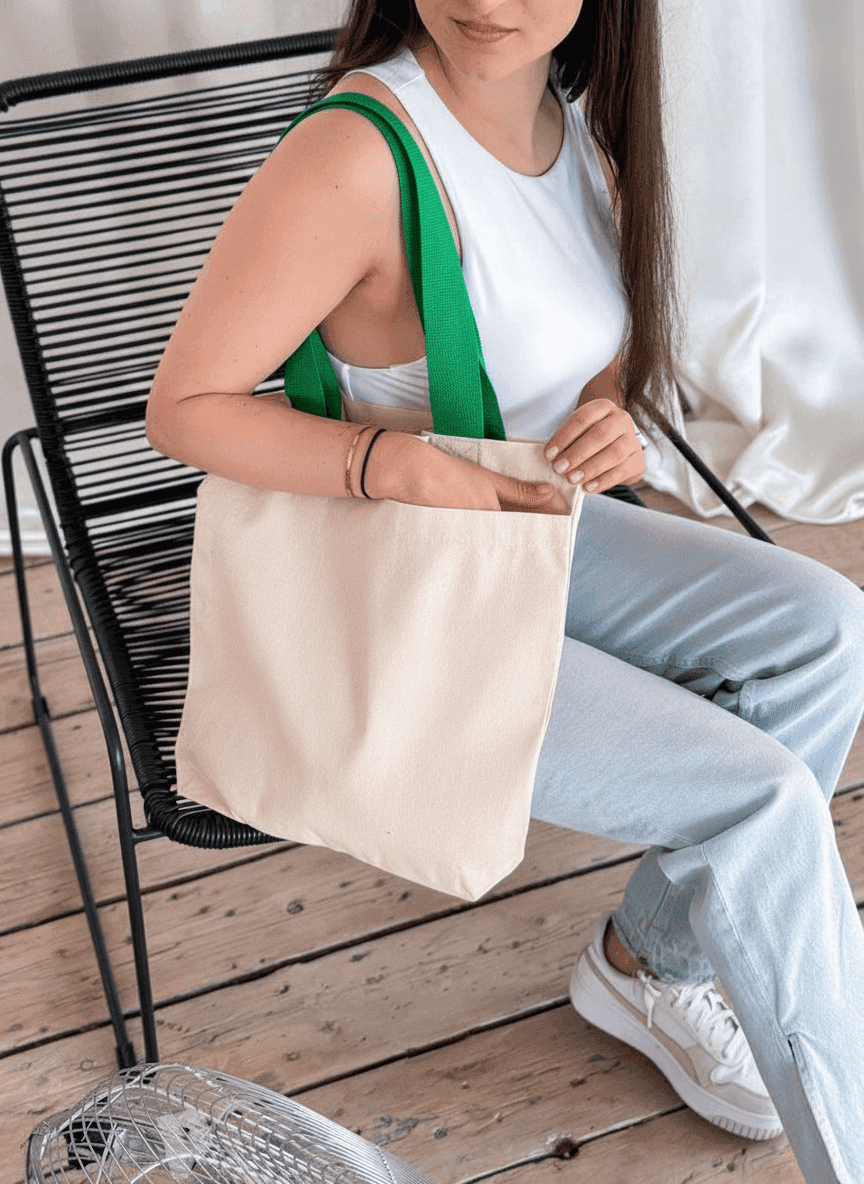 Reusable natural fabric tote bag with pocket