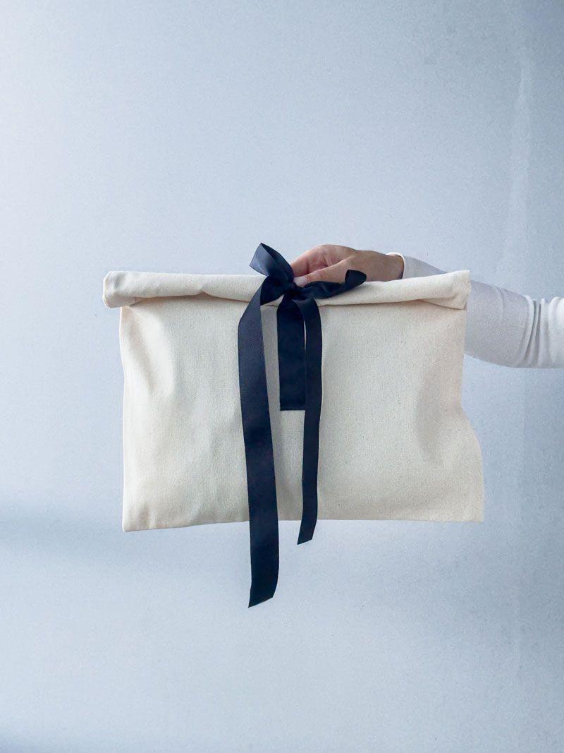 Подарочный мешочек из саржи с бантом — экоупаковка для косметики, аксессуаров и подарков без печати размер: 20см х 30см